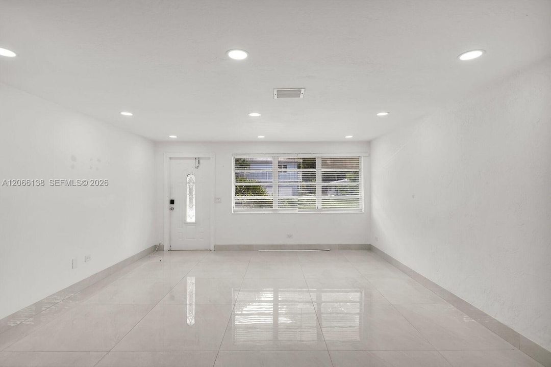 For Sale: $665,000 (4 beds, 2 baths, 1314 Square Feet)