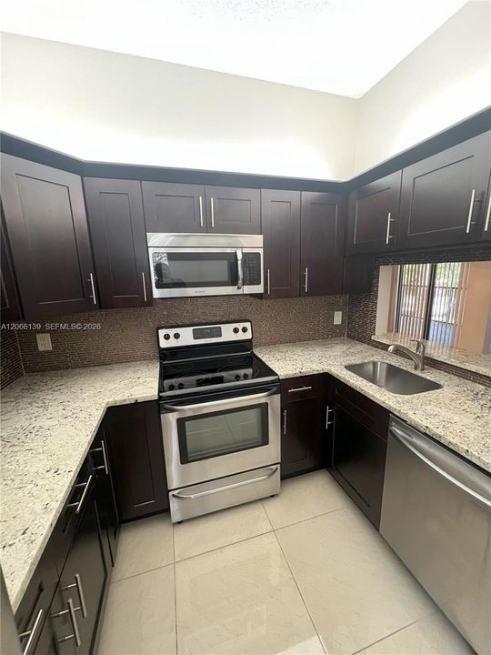 For Rent: $2,500 (3 beds, 2 baths, 1150 Square Feet)