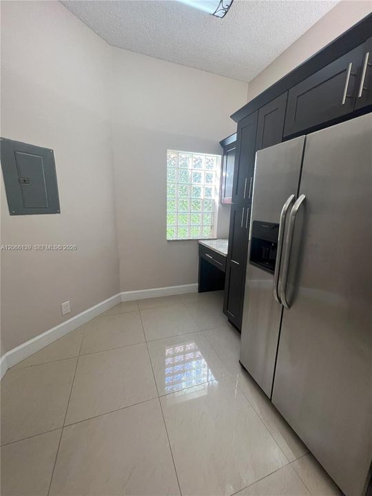 For Rent: $2,500 (3 beds, 2 baths, 1150 Square Feet)