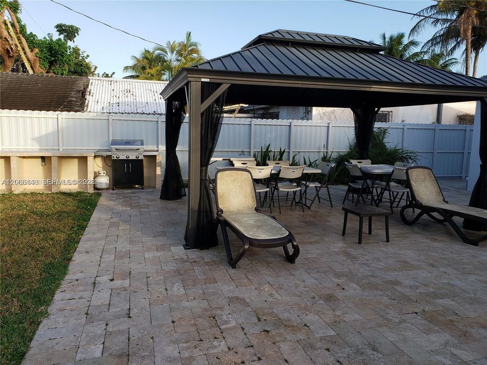 For Rent: $4,900 (4 beds, 2 baths, 1534 Square Feet)