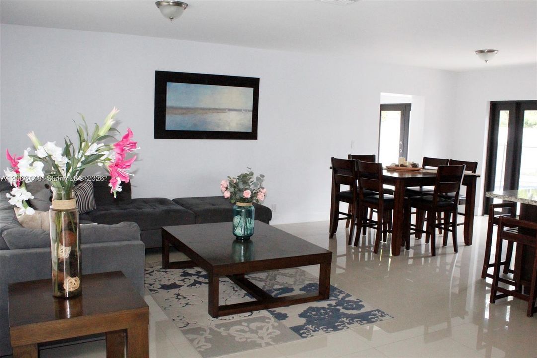 For Rent: $4,900 (4 beds, 2 baths, 1534 Square Feet)