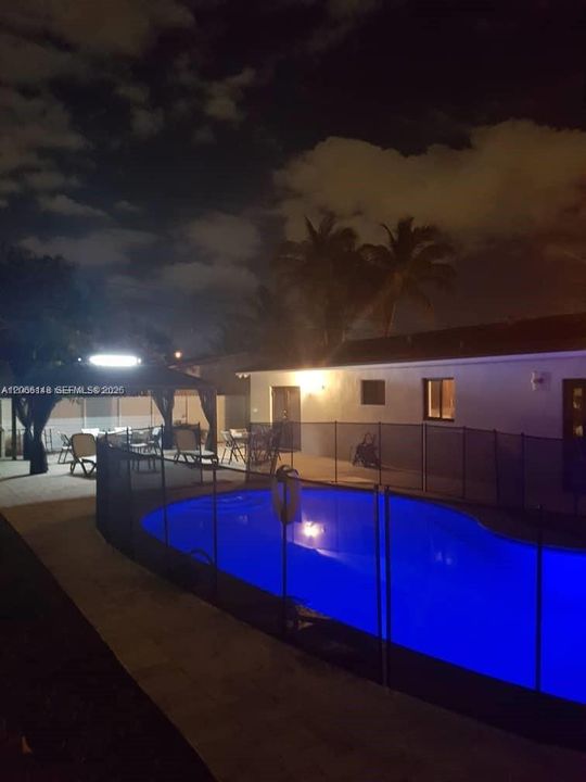 For Rent: $4,900 (4 beds, 2 baths, 1534 Square Feet)