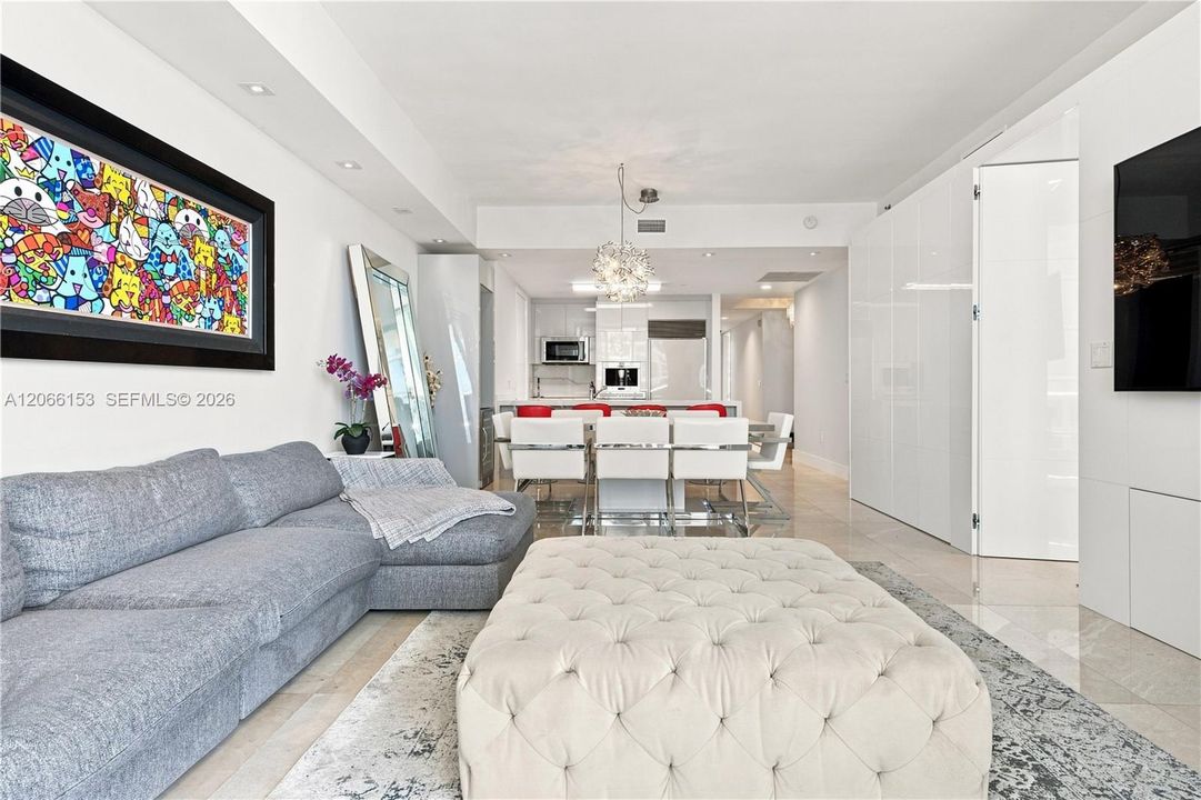 For Sale: $1,950,000 (3 beds, 3 baths, 1974 Square Feet)