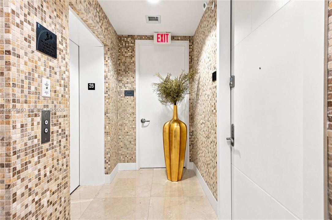 For Sale: $1,950,000 (3 beds, 3 baths, 1974 Square Feet)