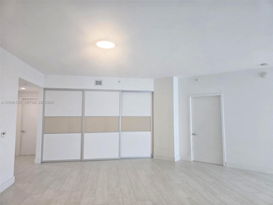 For Sale: $920,000 (2 beds, 3 baths, 1808 Square Feet)