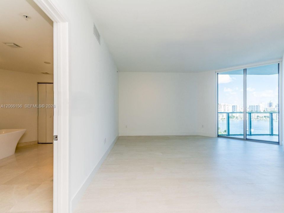 For Sale: $920,000 (2 beds, 3 baths, 1808 Square Feet)