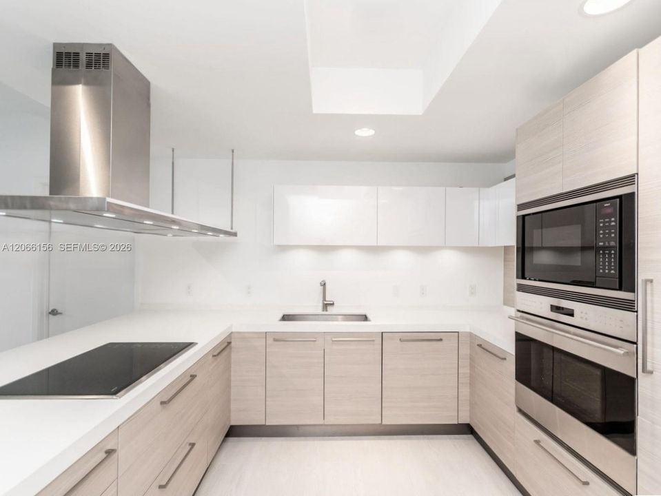 For Sale: $920,000 (2 beds, 3 baths, 1808 Square Feet)