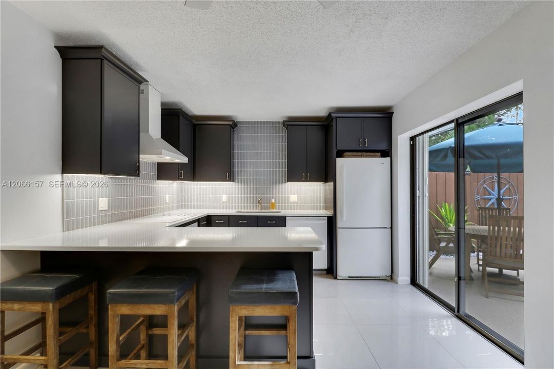 For Sale: $274,000 (2 beds, 2 baths, 1288 Square Feet)