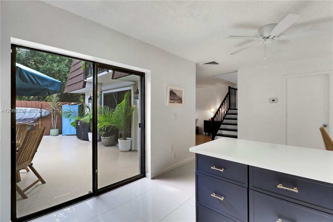 For Sale: $274,000 (2 beds, 2 baths, 1288 Square Feet)