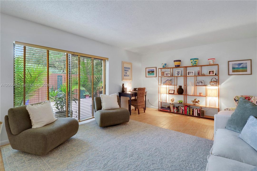For Sale: $274,000 (2 beds, 2 baths, 1288 Square Feet)