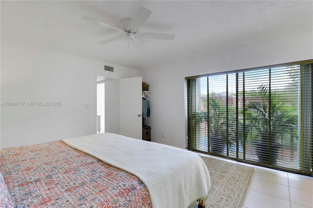 For Sale: $274,000 (2 beds, 2 baths, 1288 Square Feet)
