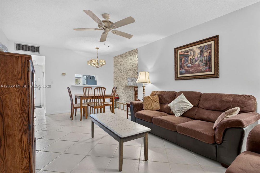 For Sale: $73,000 (1 beds, 1 baths, 700 Square Feet)