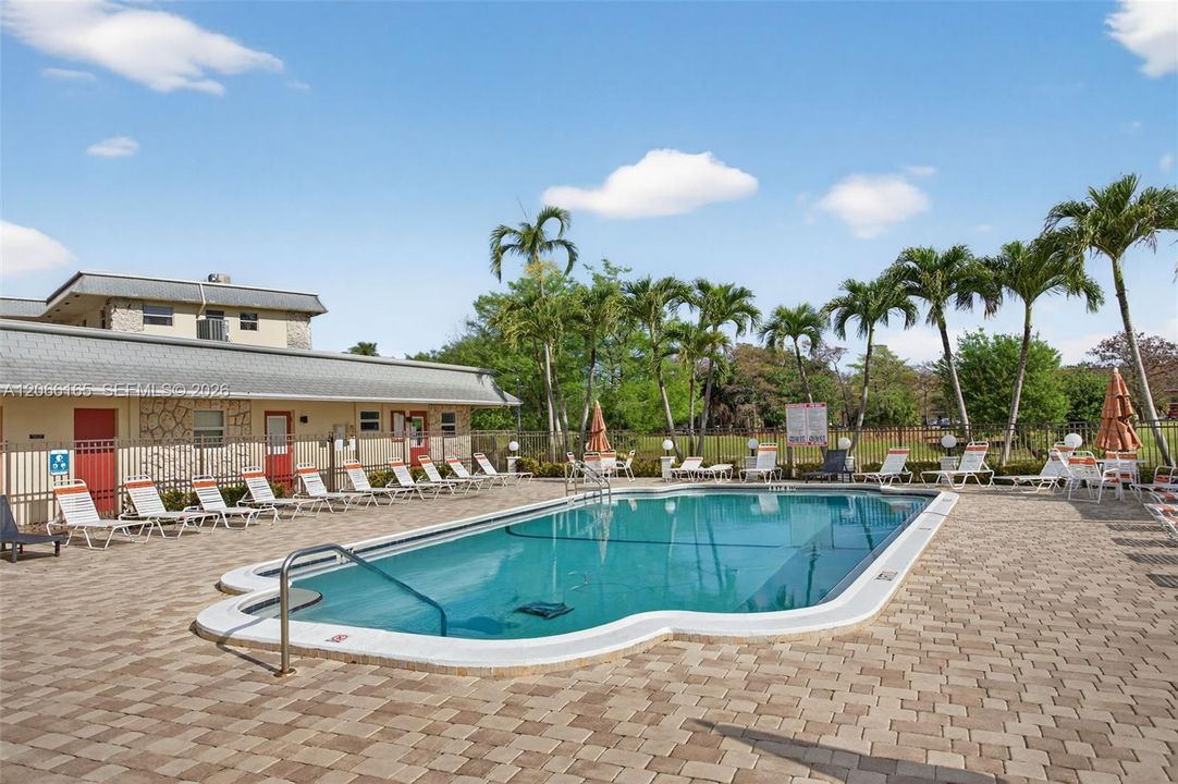 For Sale: $73,000 (1 beds, 1 baths, 700 Square Feet)