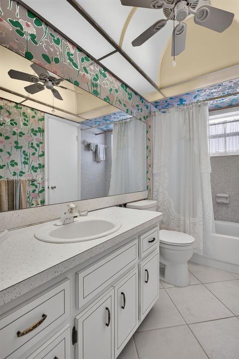 For Sale: $73,000 (1 beds, 1 baths, 700 Square Feet)