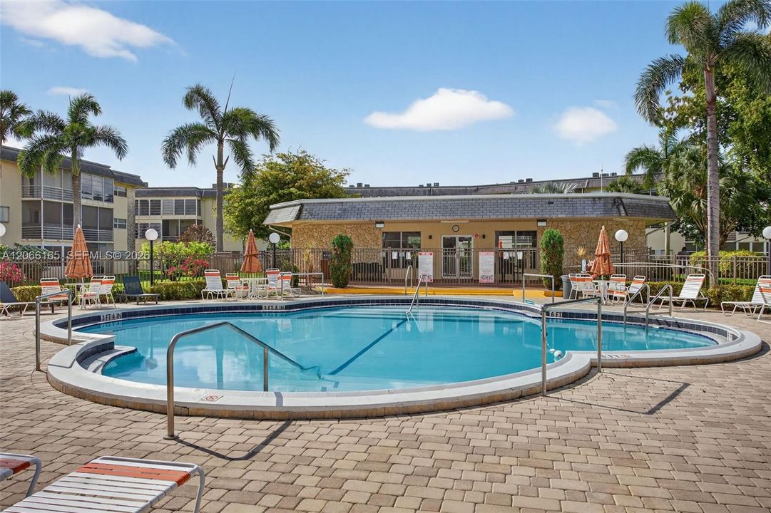 For Sale: $73,000 (1 beds, 1 baths, 700 Square Feet)