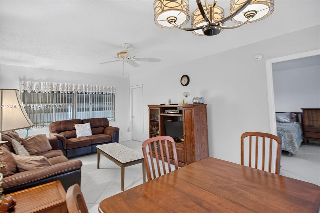 For Sale: $73,000 (1 beds, 1 baths, 700 Square Feet)