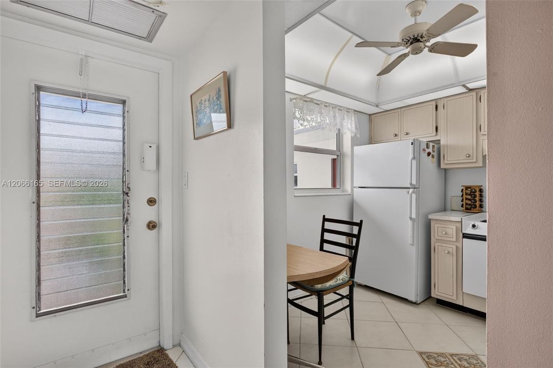 For Sale: $73,000 (1 beds, 1 baths, 700 Square Feet)