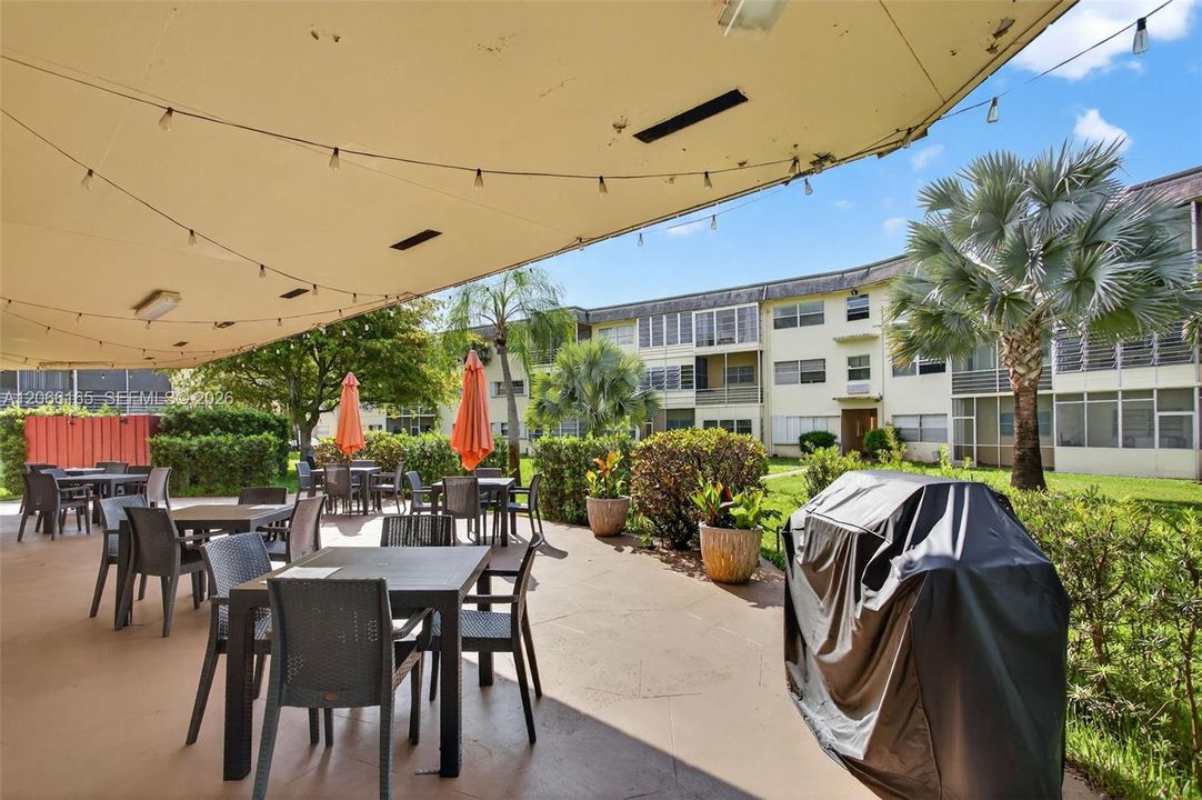 For Sale: $73,000 (1 beds, 1 baths, 700 Square Feet)
