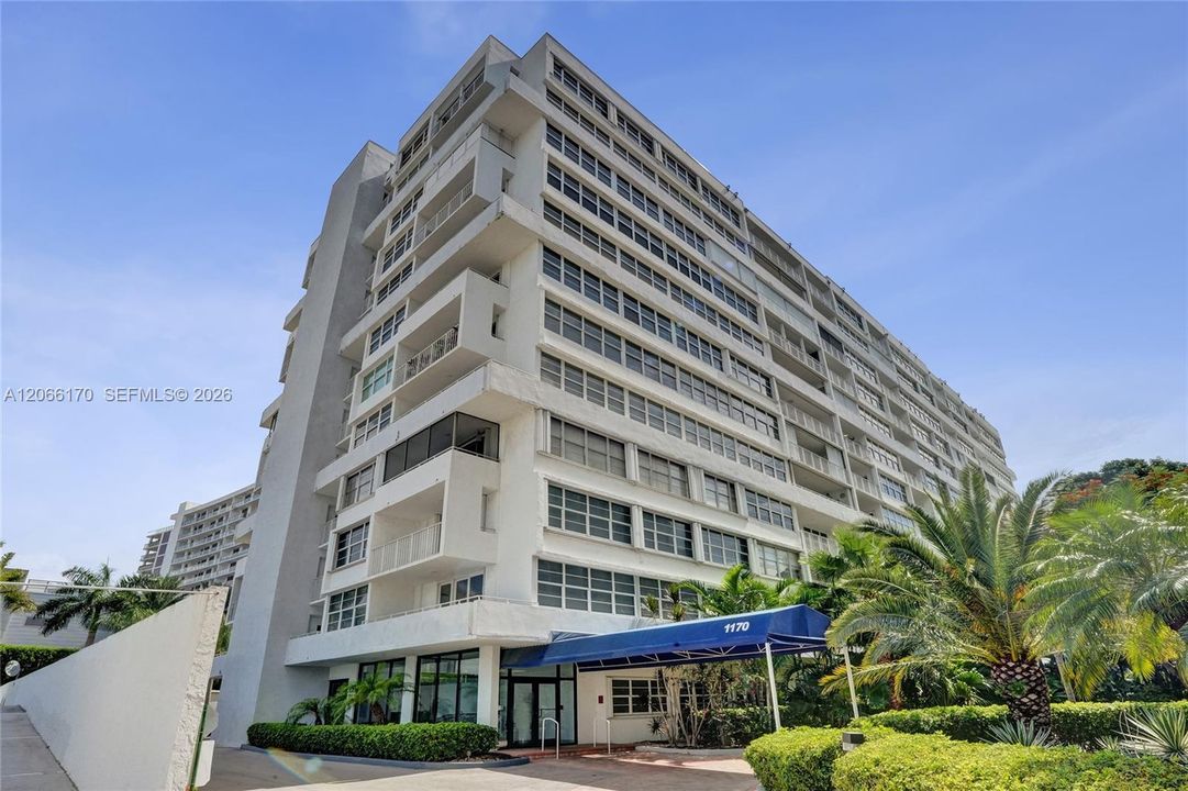 For Sale: $270,000 (1 beds, 1 baths, 1138 Square Feet)