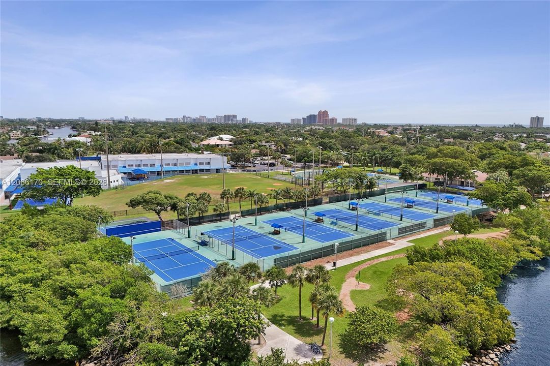 For Sale: $270,000 (1 beds, 1 baths, 1138 Square Feet)