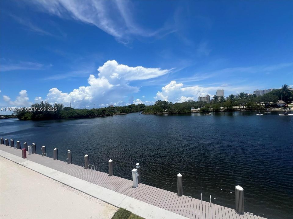 For Sale: $270,000 (1 beds, 1 baths, 1138 Square Feet)