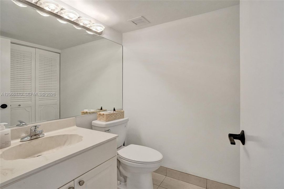For Sale: $270,000 (1 beds, 1 baths, 1138 Square Feet)