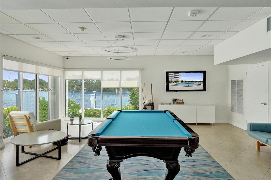 For Sale: $270,000 (1 beds, 1 baths, 1138 Square Feet)
