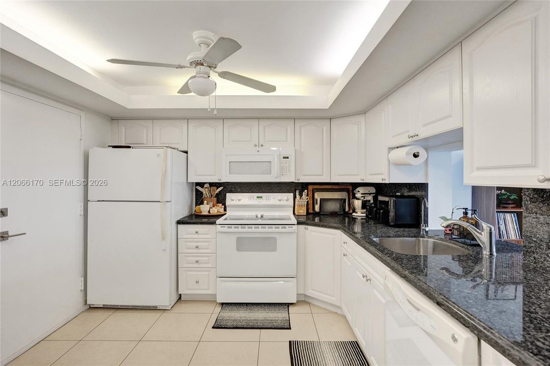 For Sale: $270,000 (1 beds, 1 baths, 1138 Square Feet)