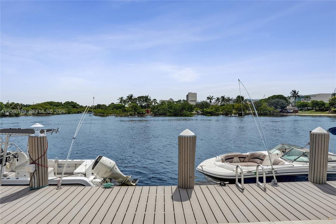 For Sale: $270,000 (1 beds, 1 baths, 1138 Square Feet)