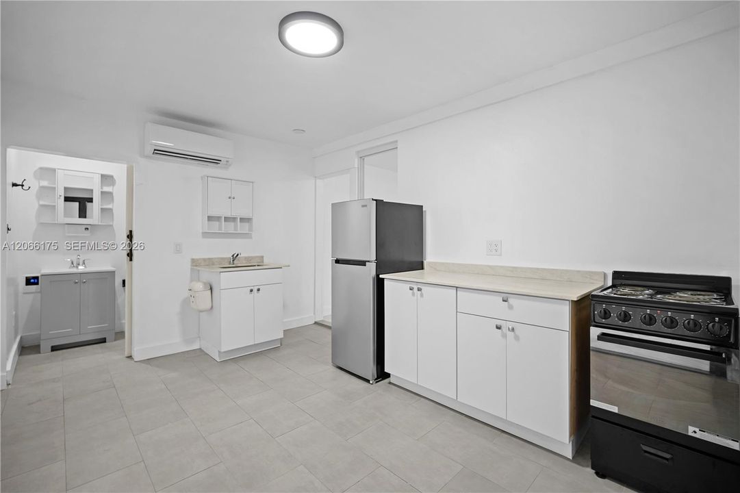 For Rent: $1,199 (1 beds, 1 baths, 600 Square Feet)