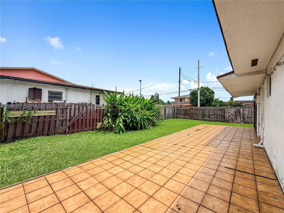 Недавно арендовано: $3,200 (4 спален, 2 ванн, 1594 Квадратных фут)