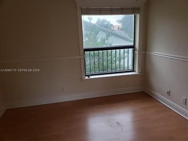 For Rent: $2,600 (3 beds, 2 baths, 1093 Square Feet)