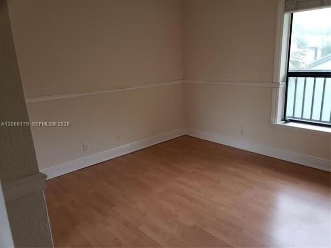 For Rent: $2,600 (3 beds, 2 baths, 1093 Square Feet)
