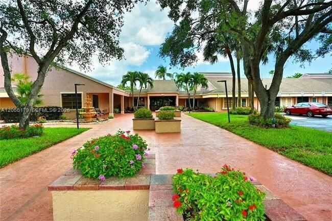 For Rent: $2,600 (3 beds, 2 baths, 1093 Square Feet)