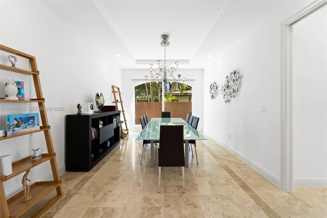 For Rent: $22,000 (5 beds, 5 baths, 3941 Square Feet)