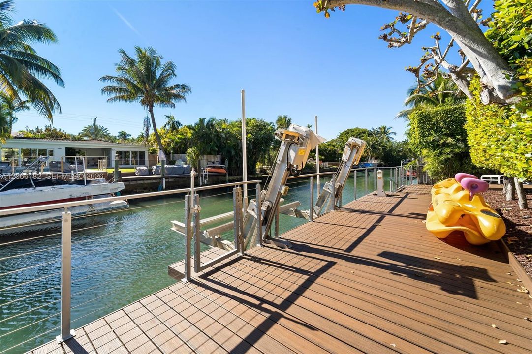 For Rent: $22,000 (5 beds, 5 baths, 3941 Square Feet)