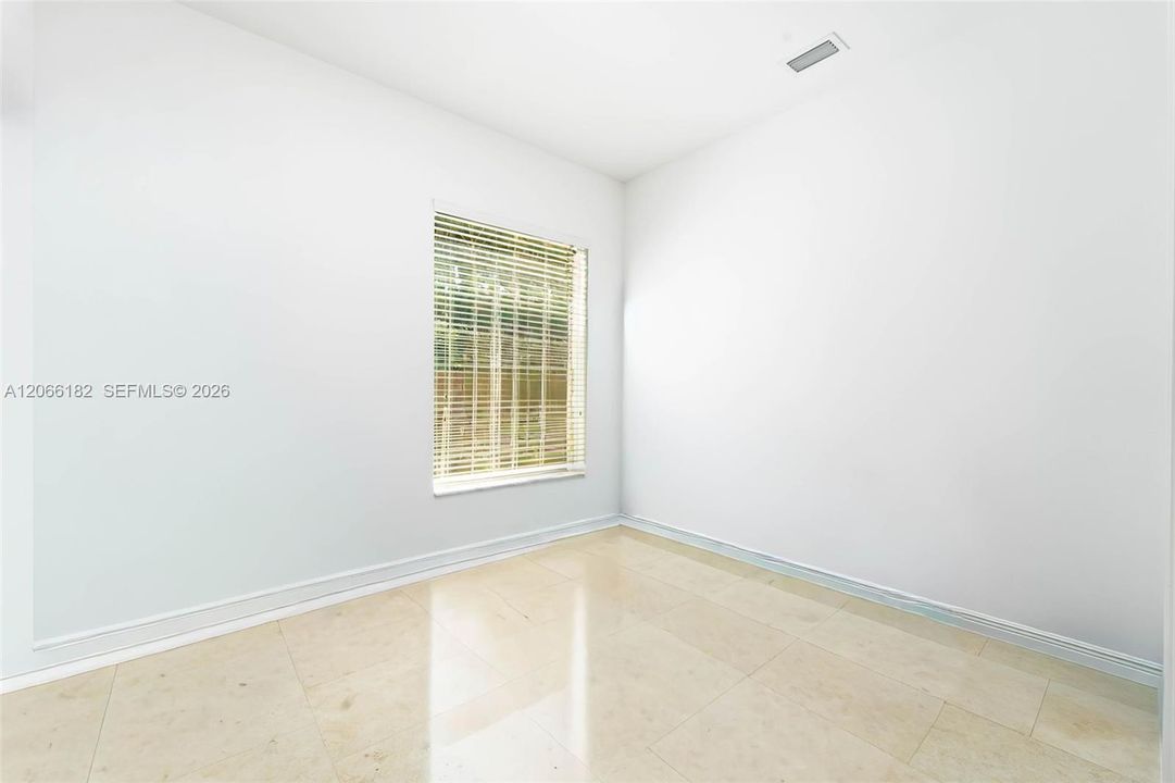 For Rent: $22,000 (5 beds, 5 baths, 3941 Square Feet)