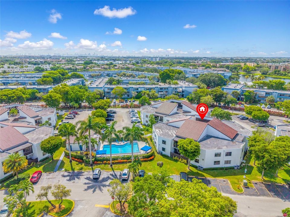 For Sale: $300,000 (2 beds, 2 baths, 1000 Square Feet)