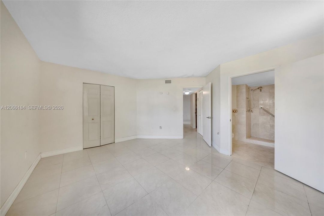 For Sale: $300,000 (2 beds, 2 baths, 1000 Square Feet)