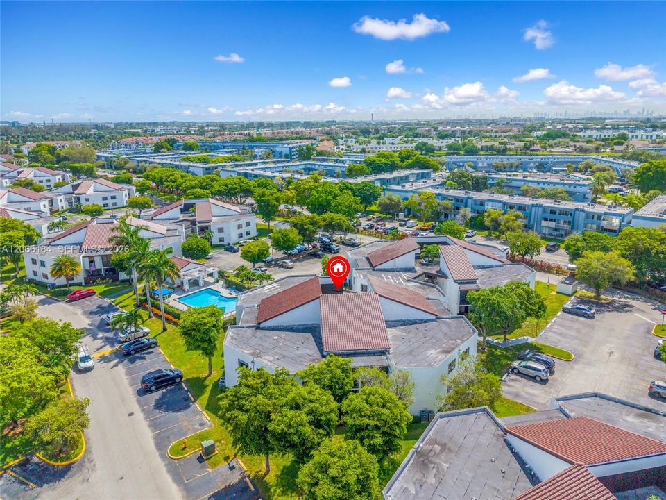 For Sale: $300,000 (2 beds, 2 baths, 1000 Square Feet)