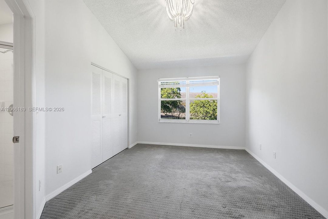 For Sale: $415,000 (2 beds, 2 baths, 1024 Square Feet)