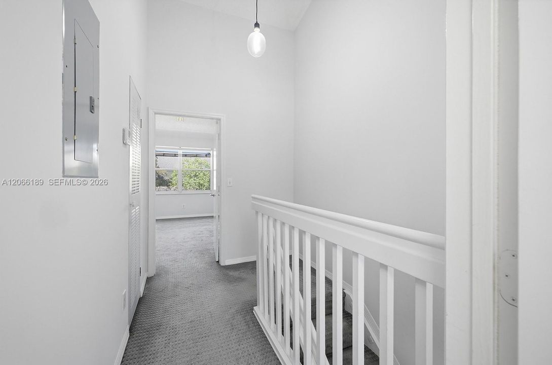 For Sale: $415,000 (2 beds, 2 baths, 1024 Square Feet)