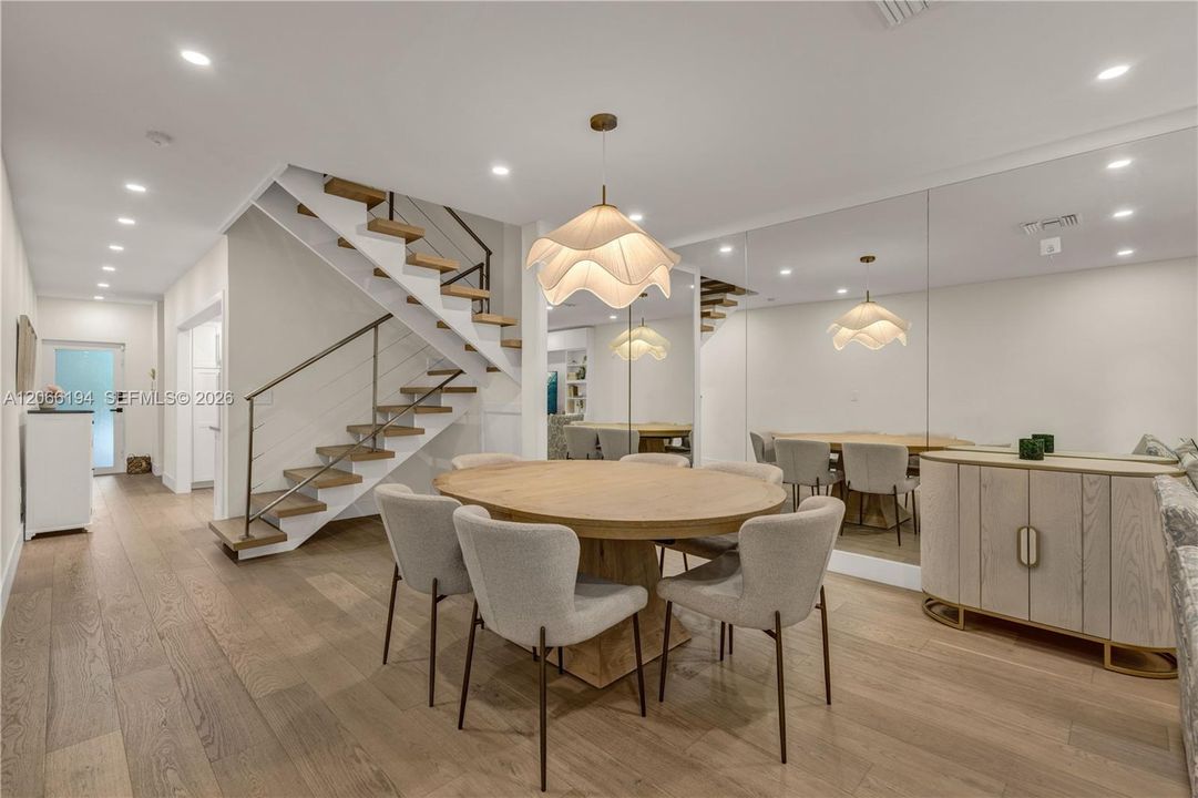 Active With Contract: $6,100 (2 beds, 2 baths, 1575 Square Feet)