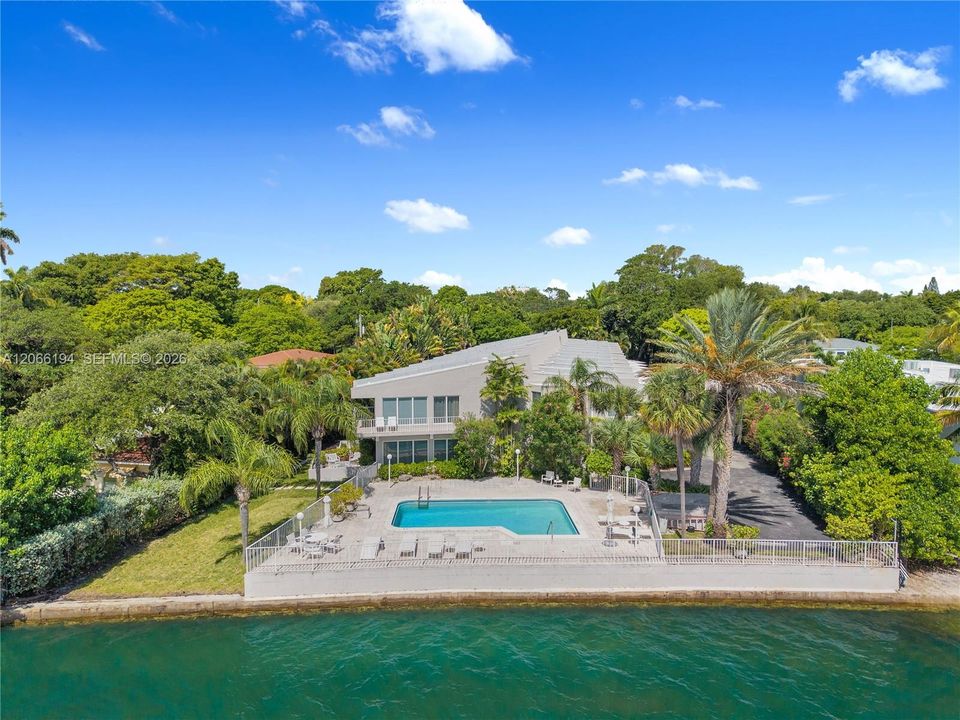 Active With Contract: $6,100 (2 beds, 2 baths, 1575 Square Feet)