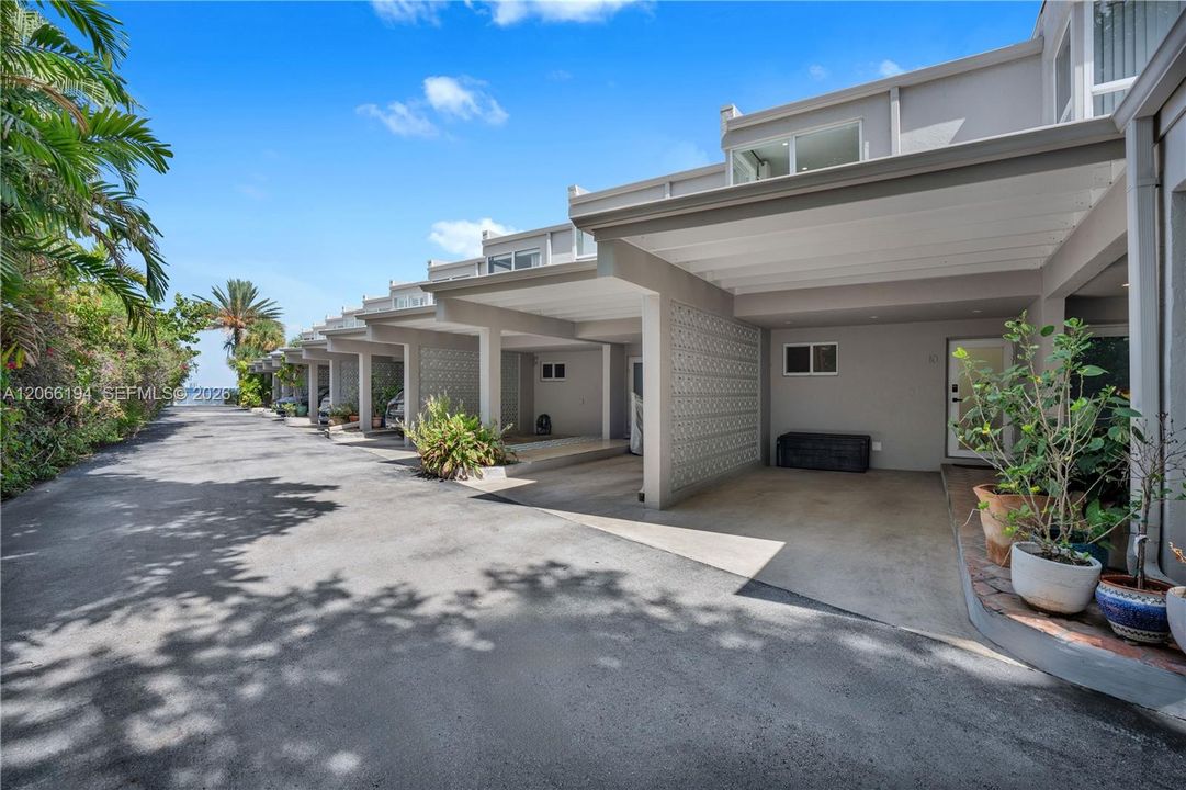 Active With Contract: $6,100 (2 beds, 2 baths, 1575 Square Feet)