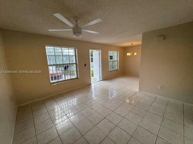 For Sale: $324,900 (3 beds, 2 baths, 1000 Square Feet)