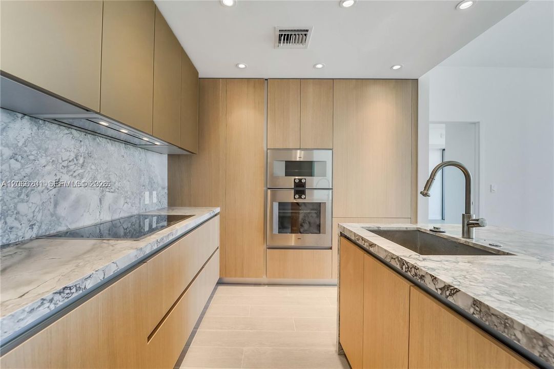 For Rent: $19,000 (2 beds, 2 baths, 1434 Square Feet)