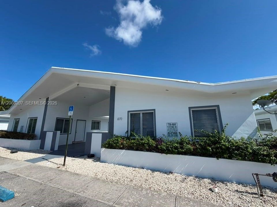 For Rent: $1,375 (1 beds, 1 baths, 600 Square Feet)