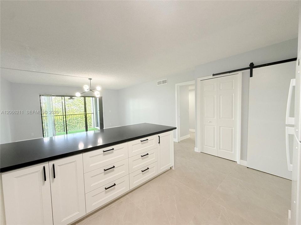 For Rent: $2,950 (3 beds, 2 baths, 1220 Square Feet)