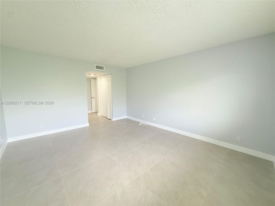 For Rent: $2,950 (3 beds, 2 baths, 1220 Square Feet)